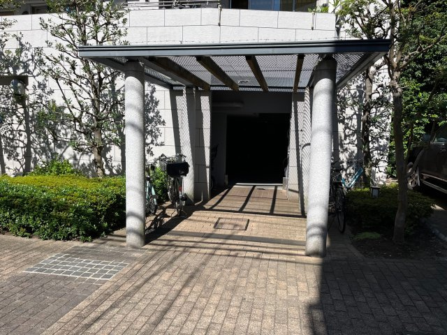駐輪場入口