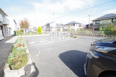 【駐車場】 | リバレイン | 敷地内駐車場完備