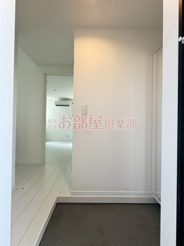エクシア久留米大学駅前の玄関|収納もある玄関です