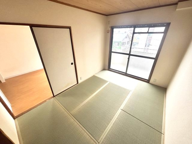 信和マンションの寝室