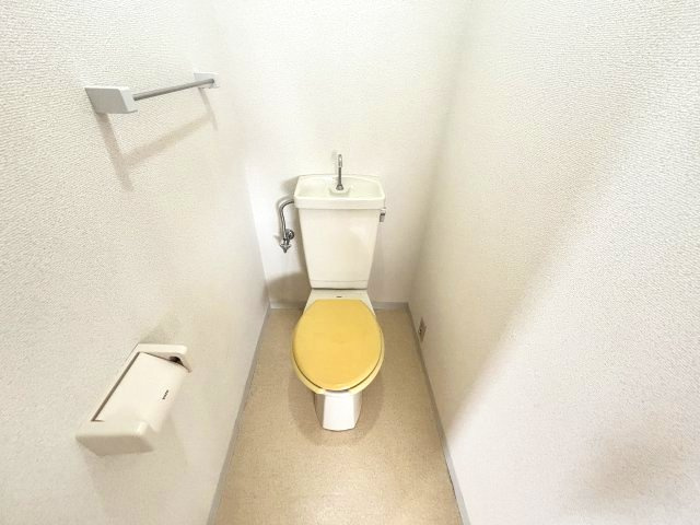 信和マンションのトイレ