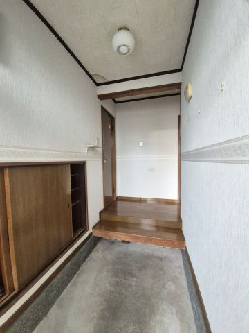 【玄関】 | 亀岡　下矢田町一丁目　一戸建