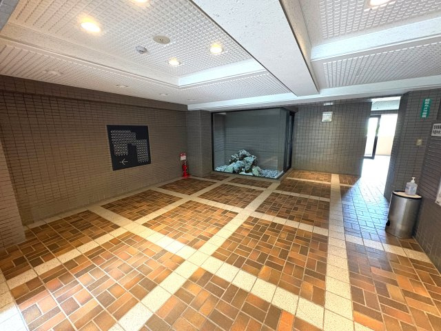 サンシティ桂坂ロイヤル参番館のエントランス