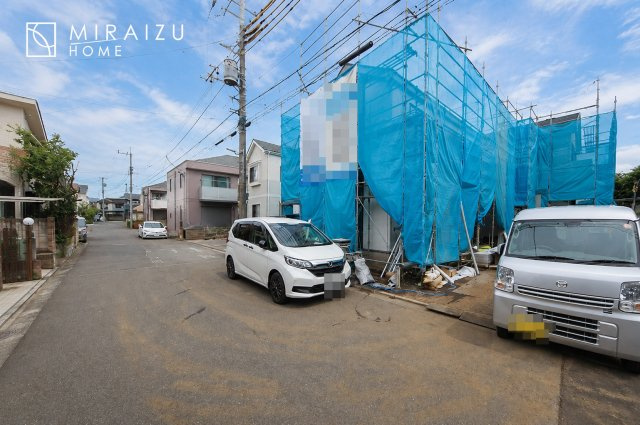 【外観】 | 青く澄み渡った綺麗な空と、陽の光をたっぷりと受ける、そんな新築住宅で新生活をスタートしてみませんか？見学・ご相談等、ミライズホーム(株)までお気軽にご連絡下さい。
