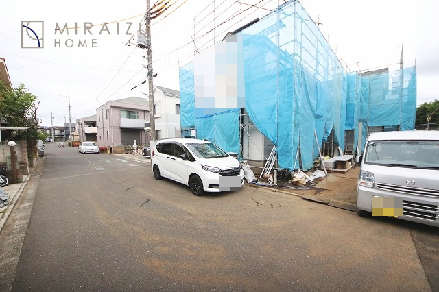 【前面道路含む現地写真】 | 陽の光をたっぷりと浴びながら気持ち良く生活が出来ます。夢のマイホーム、夢ではなく実現出来ます！見学・ご相談等、お気軽にご連絡下さい。