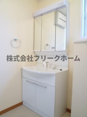 三鷹市下連雀３丁目のアパートの洗面所