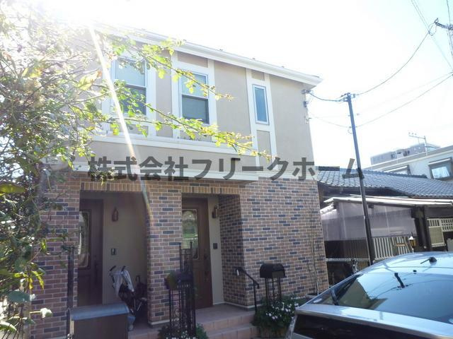 三鷹市下連雀３丁目のアパートの外観