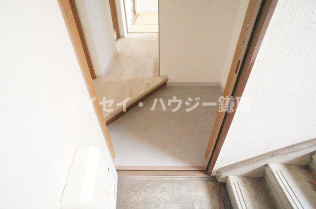 シャトレーシラハタの玄関
