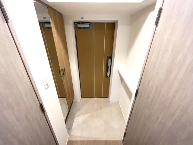 スプランディッド新大阪VIの玄関