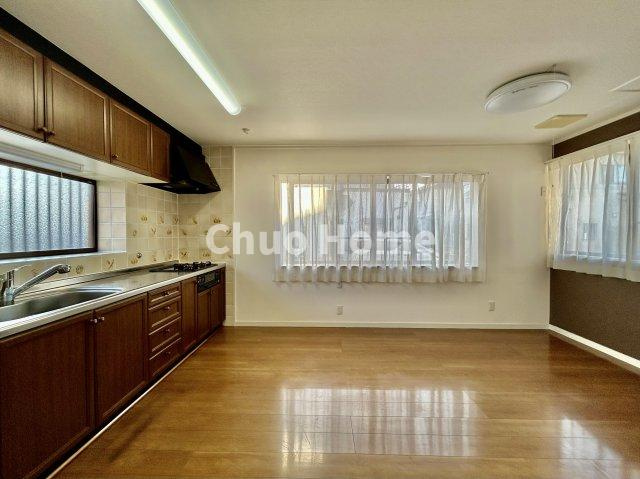 葛飾区西水元6丁目中古住宅のキッチン|ダイニングキッチン