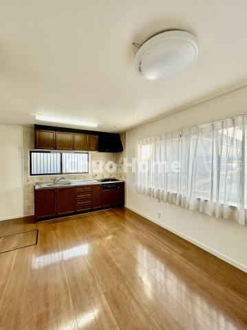 葛飾区西水元6丁目中古住宅の居間・リビング|居間リビング