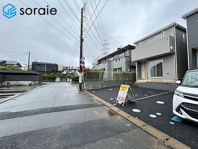 狭山市狭山台３丁目　全2棟　新築戸建　クレイドルガーデンの前面道路含む現地写真|2026/7/2撮影
