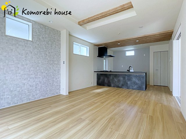 鴻巣市吹上本町2丁目　新築一戸建て　ブルーミングガーデン　01の居間・リビング|こちらの居間で趣味の時間をお楽しみください