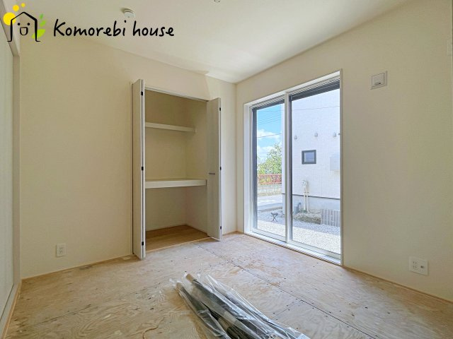鴻巣市吹上本町2丁目　新築一戸建て　ブルーミングガーデン　01の和室|ゆったりとくつろげる和室です