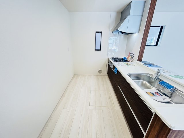 新築　前橋市小相木町第6　Livele Garden.S　１号棟のキッチン|現地写真　間口2550ｍｍで作業スペースも広々！換気扇も汚れが付きにくくお掃除がし易い設計です。
