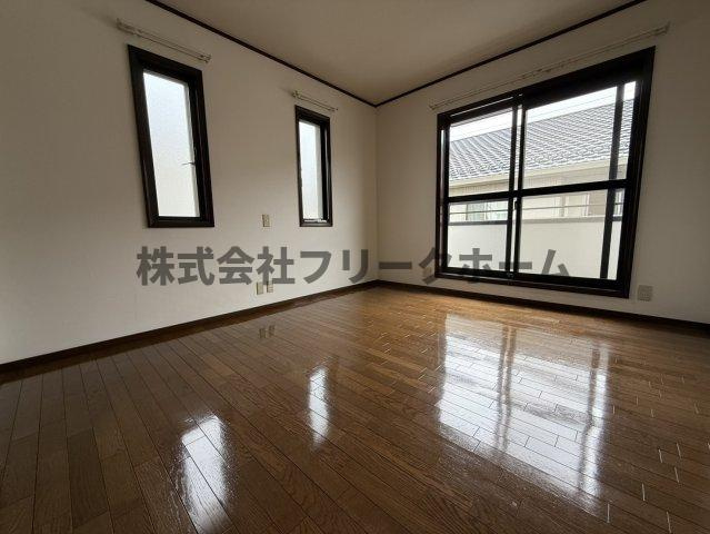 三鷹市下連雀６丁目の一戸建ての寝室