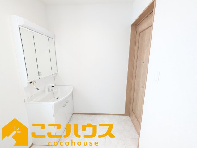 名護市宇茂佐1556番　新築戸建て　全7棟　A号棟の脱衣所|脱衣所