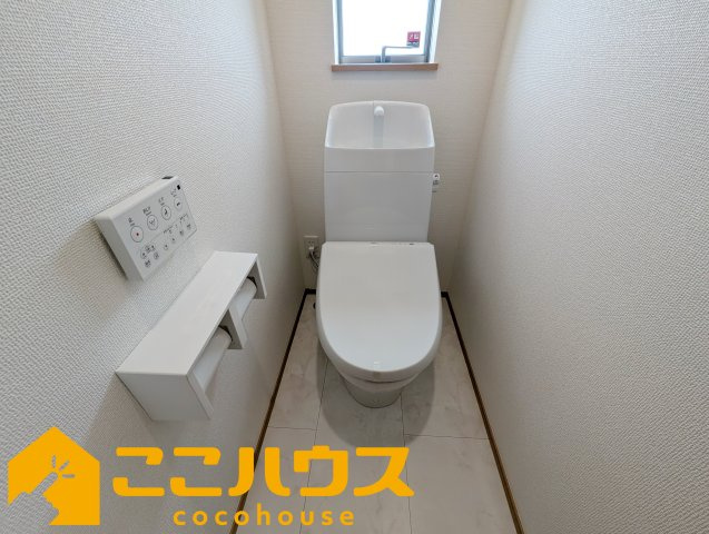 名護市宇茂佐1556番　新築戸建て　全7棟　A号棟のトイレ|2階トイレ