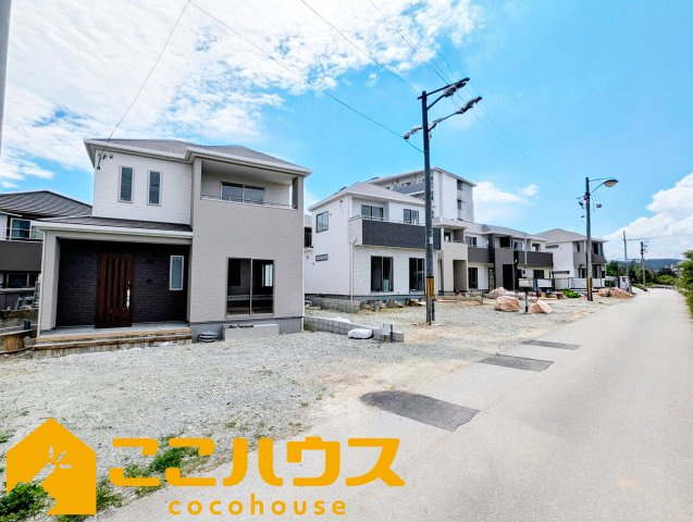 名護市宇茂佐1556番　新築戸建て　全7棟　A号棟の前面道路含む現地写真|全7棟の新築分譲地です！！