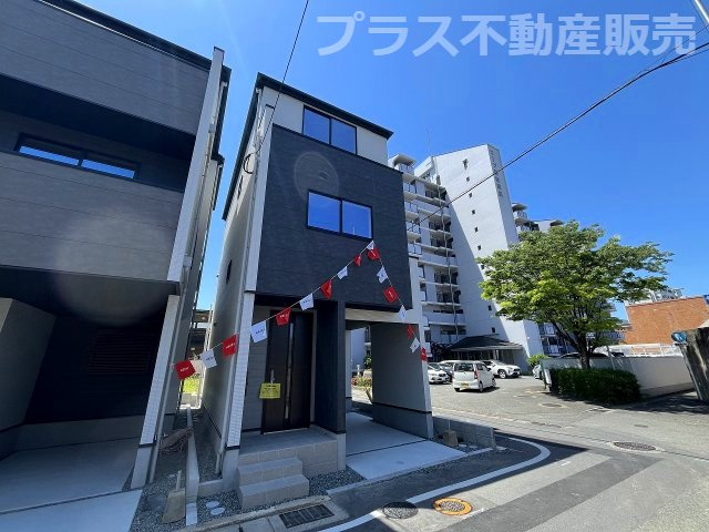 【外観】 | 福岡市西区愛宕1丁目3期　1号棟（全2棟）【仲介手数料無料・0円】 | 現地写真。プラス不動産販売なら、現場の全ての棟をまとめてご見学頂けます。