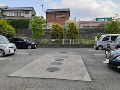 【駐車場】 | リバーサイド | 駐車スペースもあります