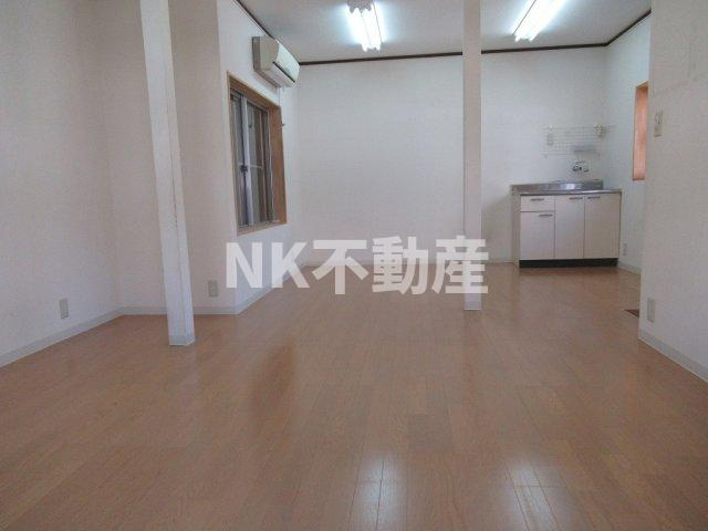 【内装】 | 御厨東店舗（八戸ノ里賃貸） | 内装は落ち着いています