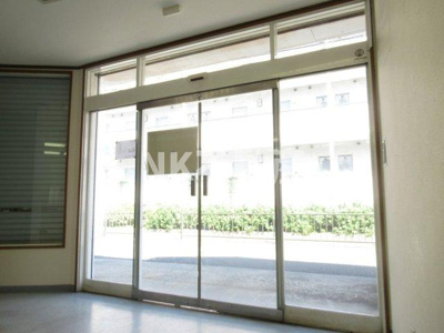 【エントランス】 | 御厨東店舗（八戸ノ里賃貸） | 入口です