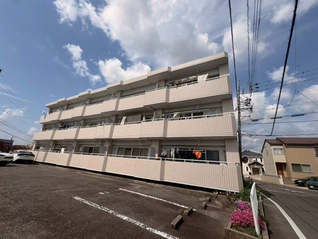 メゾンノーブルの駐車場