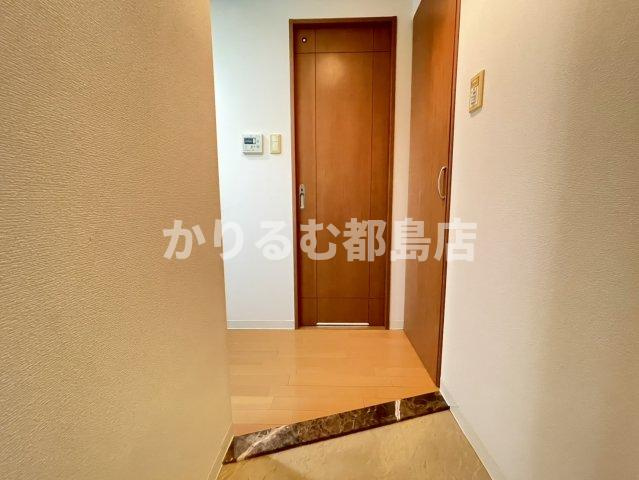 エスリード京橋Ⅲ番館の玄関
