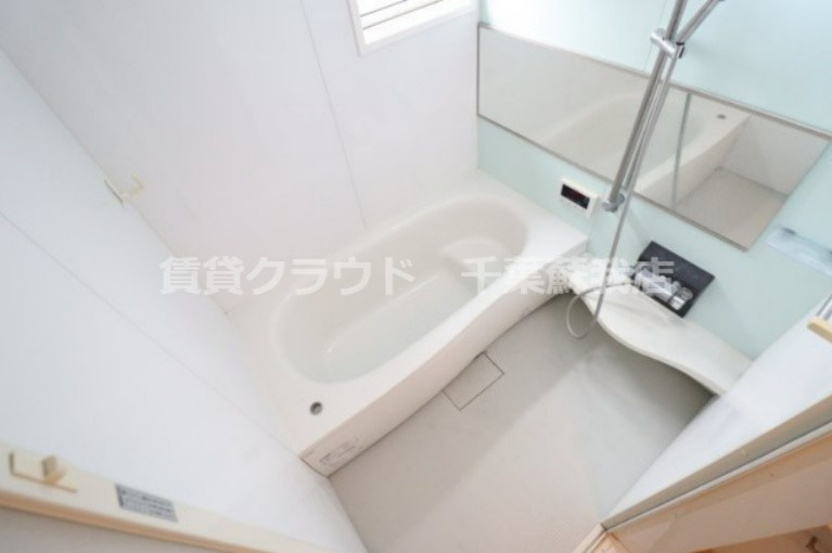 ロイヤル　オークの浴室|広々としたバスルーム♪一日の疲れをゆっくり癒してください♪