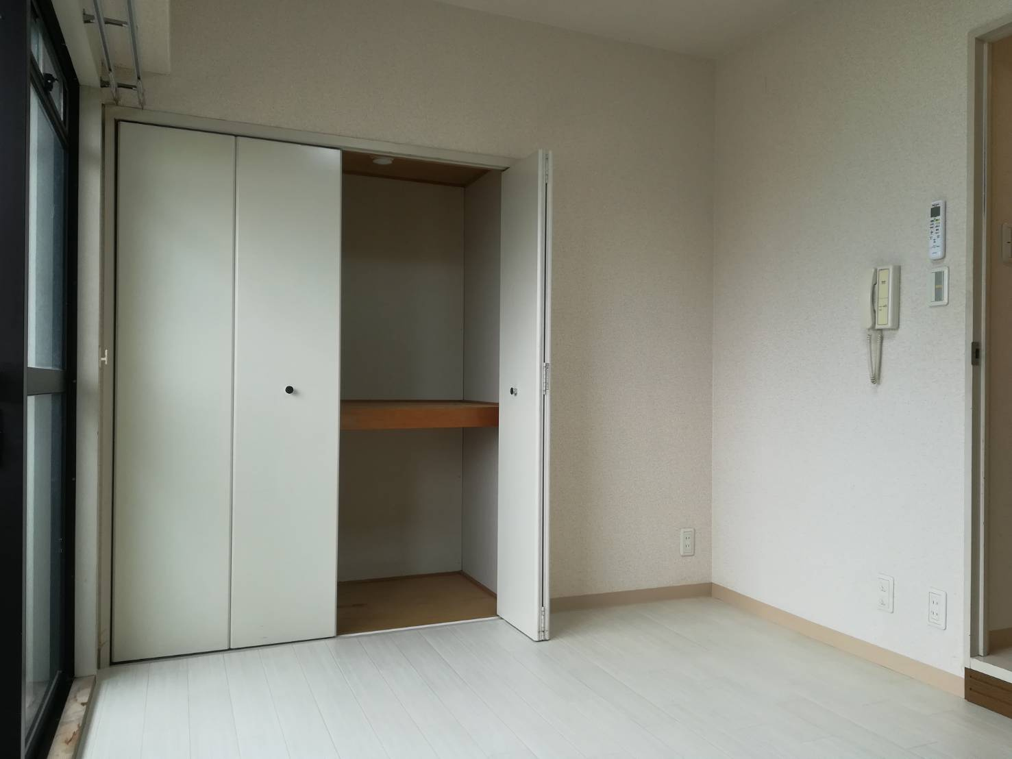 西宮市門戸東町の賃貸マンションの収納