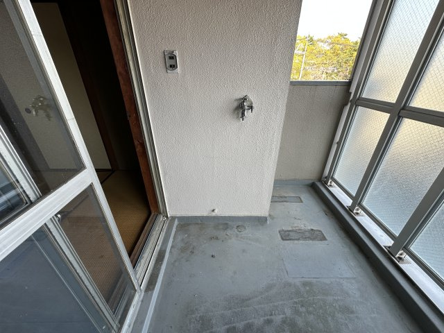 明舞第二センタービルのバルコニー