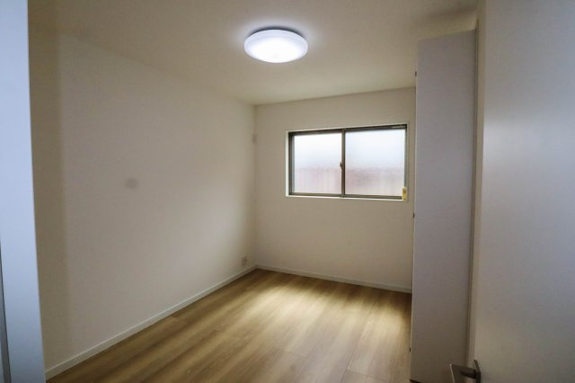 【子供部屋】 | 東淀川区豊里７丁目　一戸建 | 洋室　約６．０帖