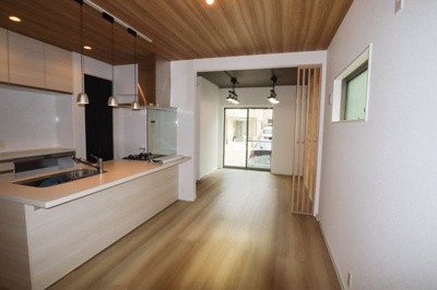 【居間・リビング】 | 東淀川区豊里７丁目　一戸建 | リフォーム済の4LDK一戸建！
