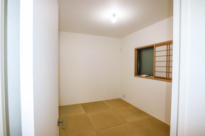 【和室】 | 東淀川区豊里７丁目　一戸建 | 和室　約６．０帖はお洒落な琉球畳です♪