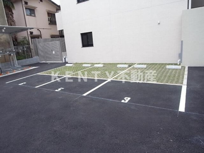 【駐車場】 | Ｇｒａｚｉａ　Ｋａｍａｔａ | 駐車場に車を止められます