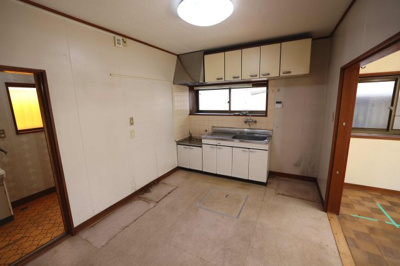 【キッチン】 | 毛呂山町南台　中古住宅 | １階DK６帖