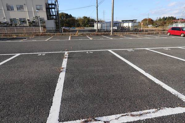 【駐車場】 | ビレッジハウス荒巻1号棟 | 駐車場に車を止められます
