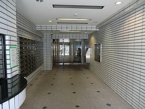 ライオンズマンション二条城東のロビー