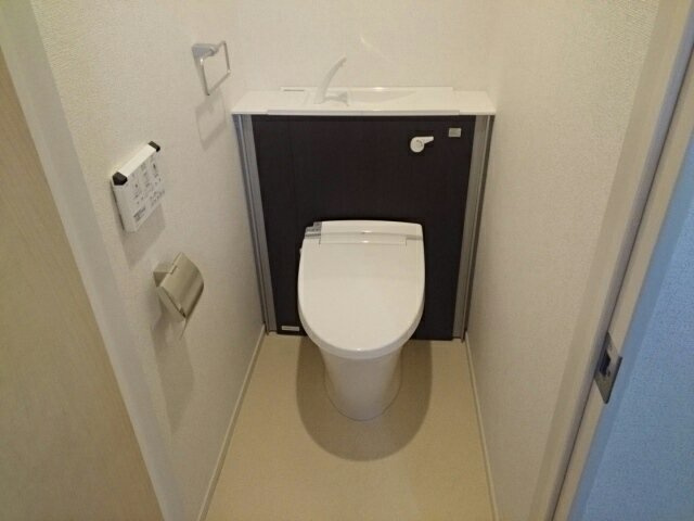 コータコートのトイレ|落ち着いた色調のトイレです