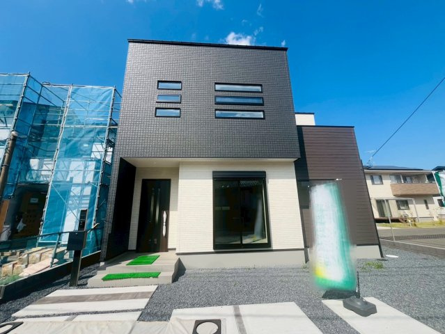 筑西市乙　第１期　全2邸の外観|〇２号棟　外観〇
全居室南向き！家族のコミュニケーションが増えるリビング階段のある間取りです♪
2026年4月撮影