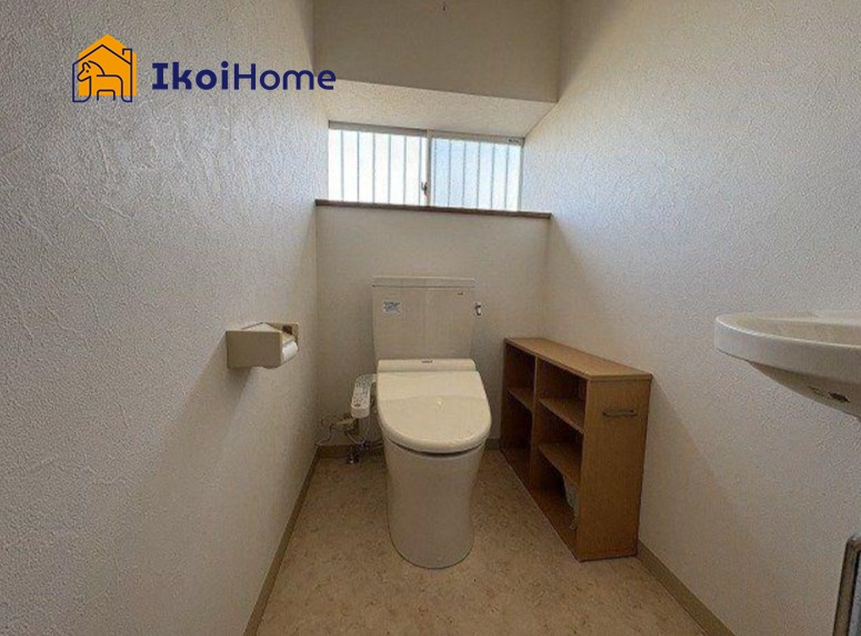 神戸市西区神出町宝勢　中古戸建のトイレ|●年中無休：当日予約可●トイレが2か所あるので夜中も楽ちん。朝方のトイレ渋滞もなくなります。