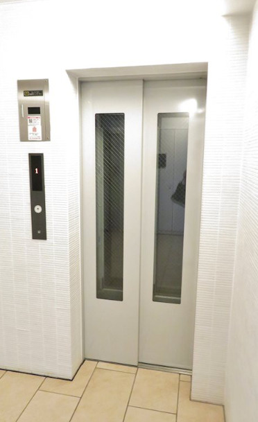山手曙橋マンションの設備|エレベーター