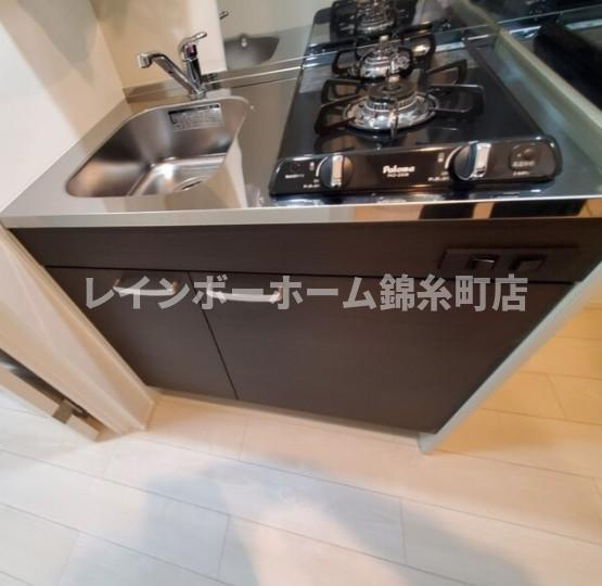 足立区中川２丁目のアパートのキッチン