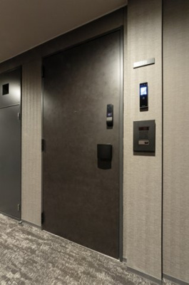 【玄関】 | デュークハウス目黒 | ※写真は同タイプ住戸です。
