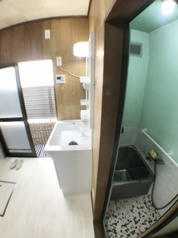 ペディハウス　尼崎市西立花（オーナチェンジ）の洗面所|ゆったりとスペースのある洗面所