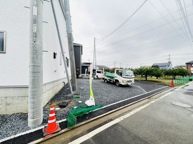 新築　高崎市新町第12　クレイドルガーデン　１号棟の駐車場|現地写真　駐車スペースは並列2台分可能です！
