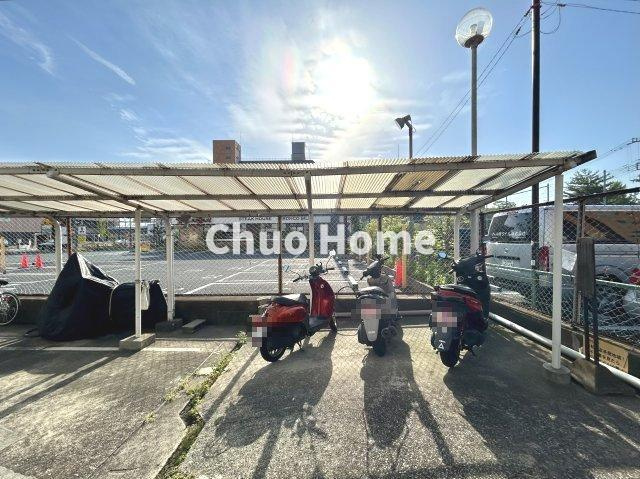 グランヴィラ綾瀬の駐車場|【バイク置場】最新の空き状況や費用などの詳細は担当スタッフまでお問い合わせください。