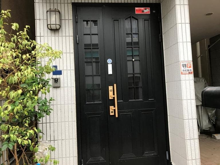 六本木戸建のエントランス