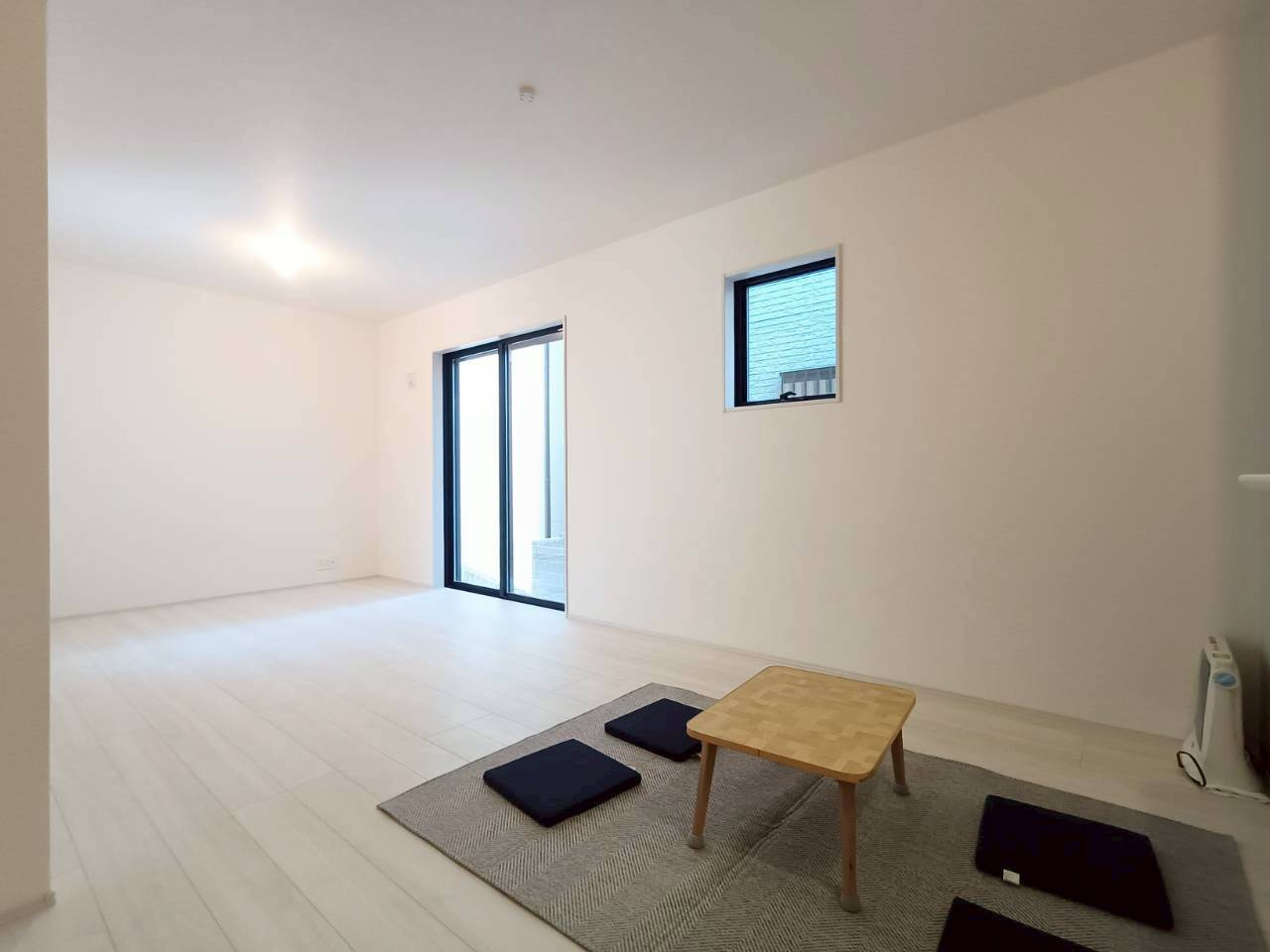 八潮市　二丁目　新築戸建　全1棟の居間・リビング|施工例です